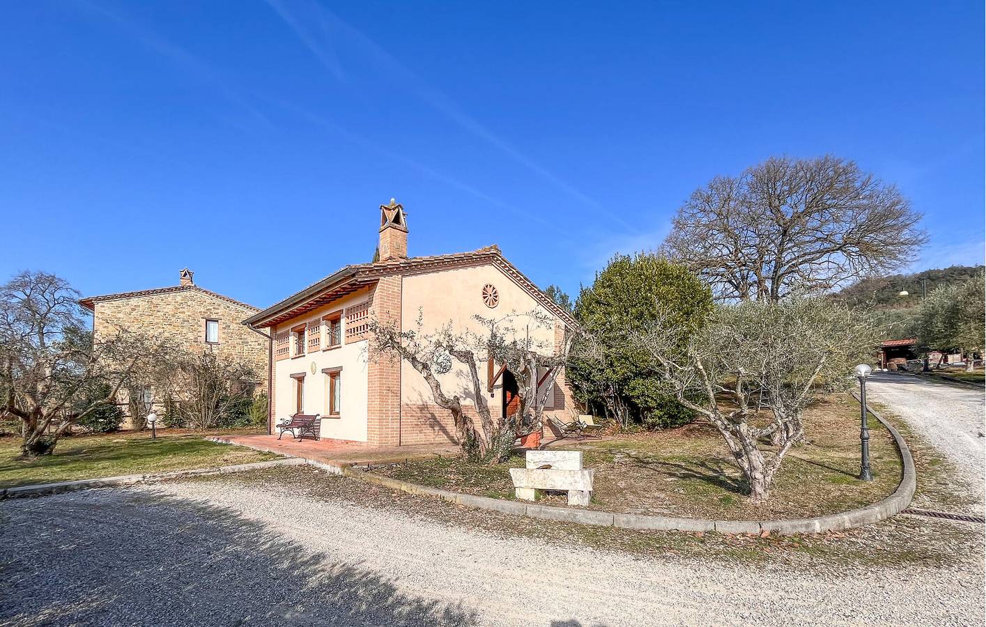 Paradies mit Seeblick - Geräumiges Apartment mit Pool und Parkplatz in Magione, Lago Trasimeno