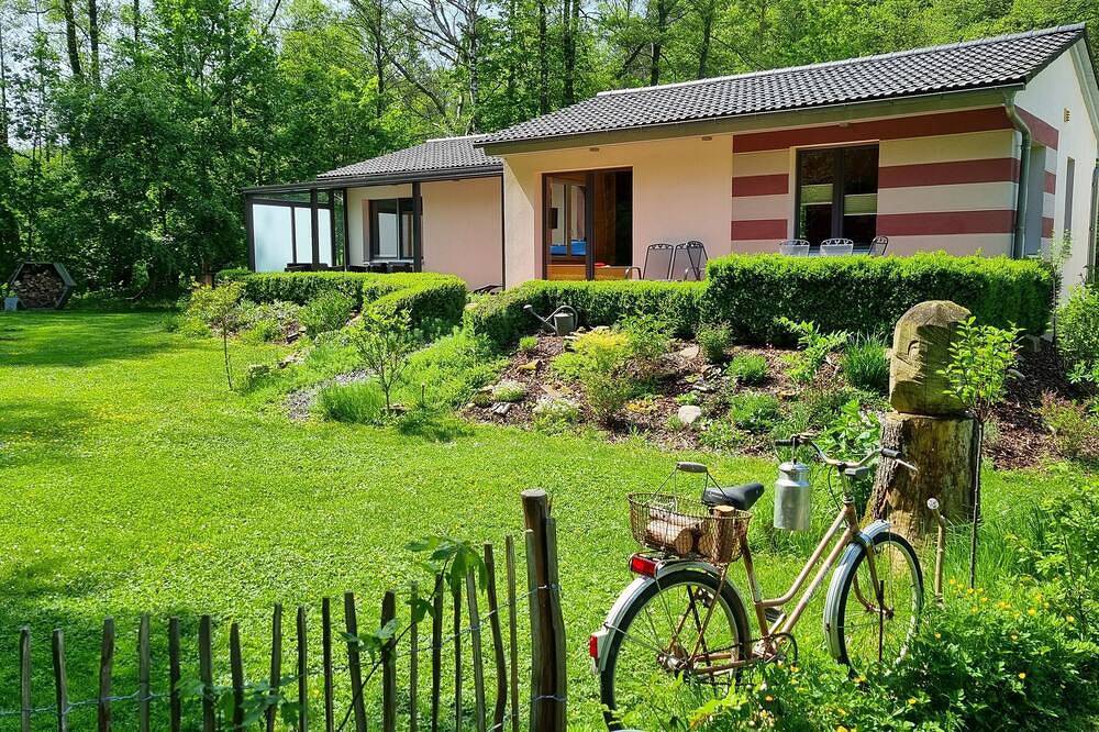 Ferienhaus Rehblick, direkt in der Natur, mit Lesezimmer und 2 Terrassen in Friedrichroda, Rennsteig