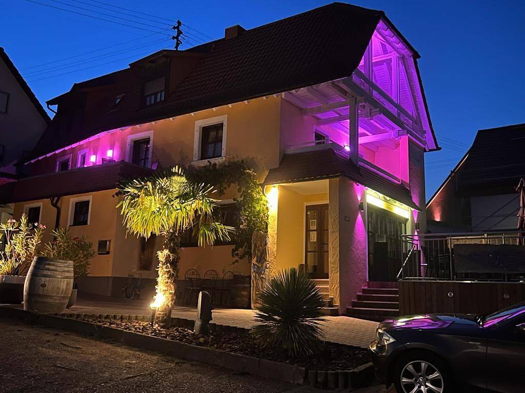 Small Double Room in Schweigen-Rechtenbach, Arrondissement de la Route-du-Vin-du-Sud