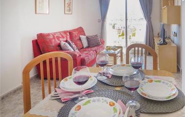 Holiday Apartment for 4 People in Las Calas, Torrevieja, Photo 2