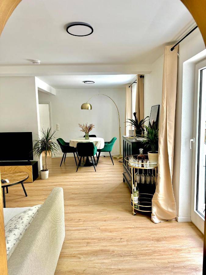 Ferienwohnung für 5 Personen, mit Balkon und Terrasse sowie Garten und Ausblick in Nördlingen