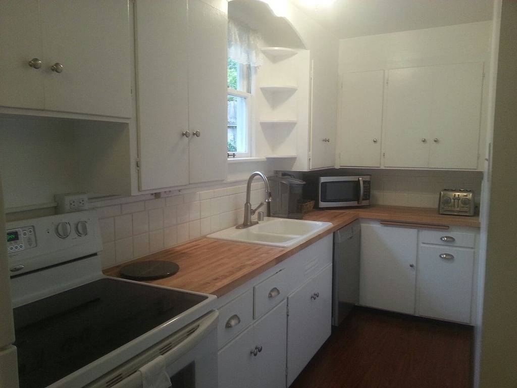 Craftsman Duplex in Old Town Issaquah - Free Wi-Fi in Issaquah, Mount Baker-Snoqualmie Nationalwald