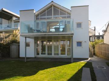Cottage for 8 People in Polzeath, Cornwall, Photo 2