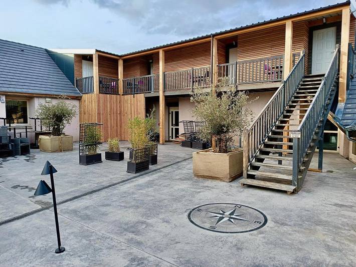 Hôtel pour 2 personnes, avec terrasse et jardin à Nébouzat