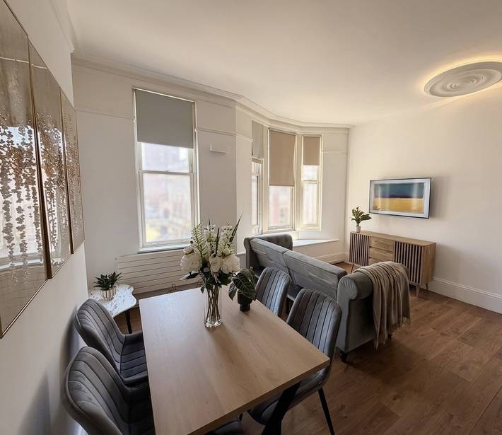 Ganze Wohnung, The Luxe Suite - Stilvolles 3-Bett-Apartment in Croydon, London