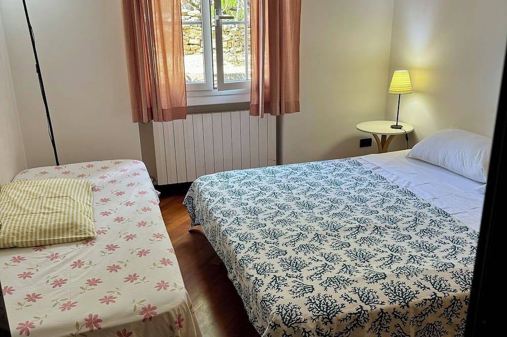Ganze Wohnung, Großes Apartment mit Swimmingpool verfügbar, für 6 Pers, Garten, Parkplatz. in Pontedassio, Riviera di Ponente