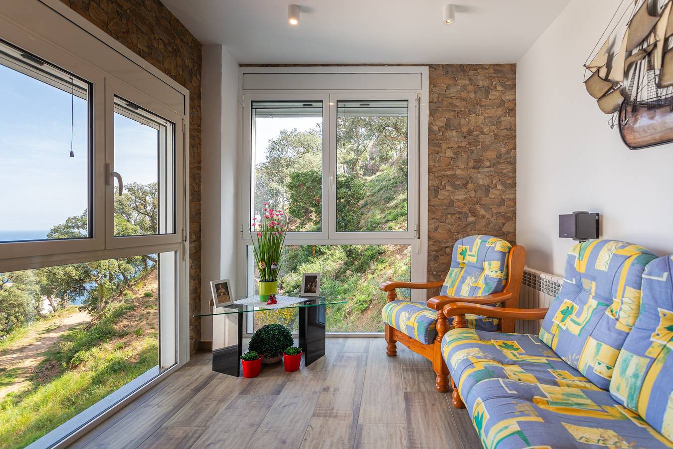Apartamento entero, Apartamento 'Cala Salions' con vistas al mar, jardín compartido y Wi-Fi in Salionç, Costa Brava