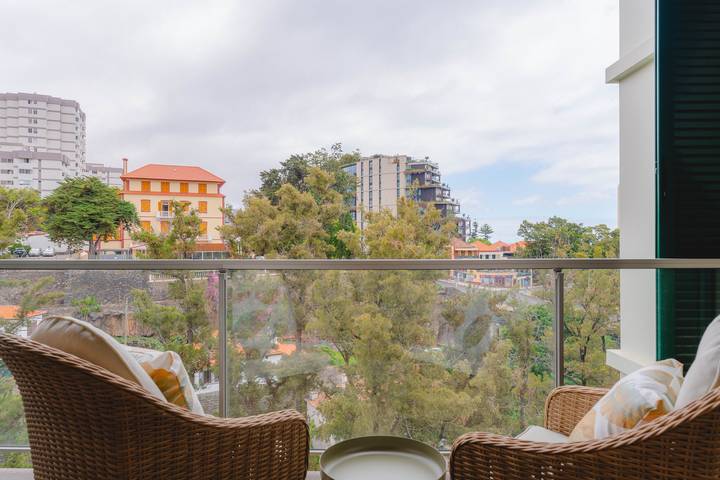 Apartamento de férias para 4 pessoas, com varanda no Funchal