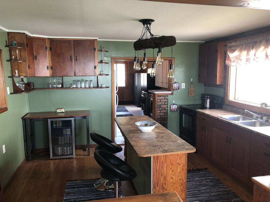 Lake Stclair Belvedere bay hot tub 2 boat wells fishing paddle boards, kayak in Lake St. Clair