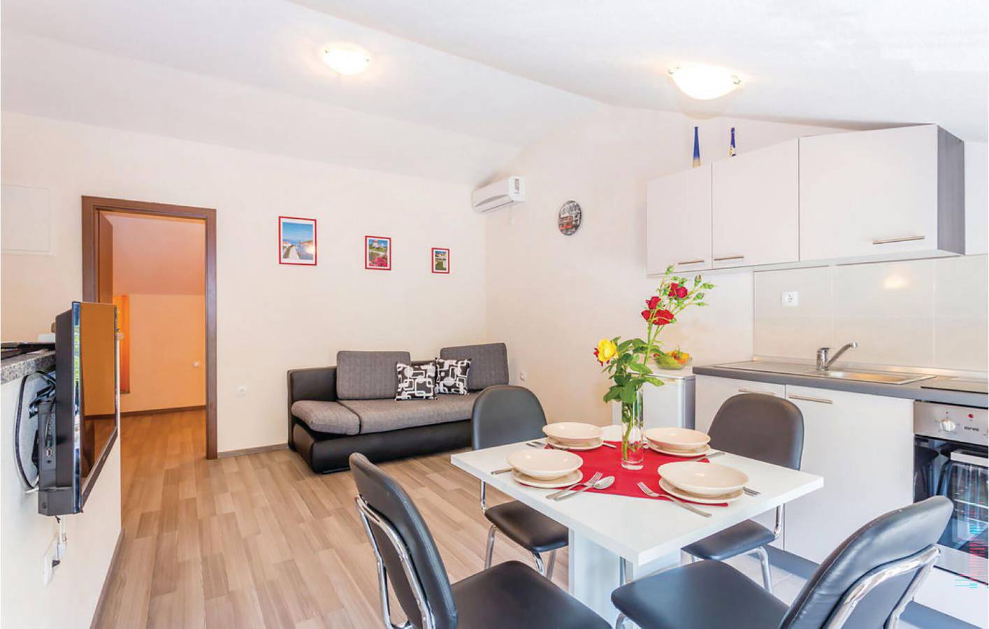 Appartement de vacances entier, Appartement chic avec piscine, Wi-Fi et terrasse près du restaurant Mošuna in Baška, Krk