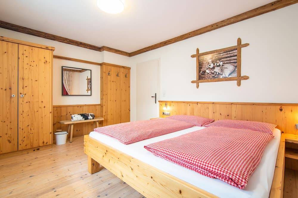 Centrally located holiday home with a garden in Zell am Ziller, Tirolean lowland region