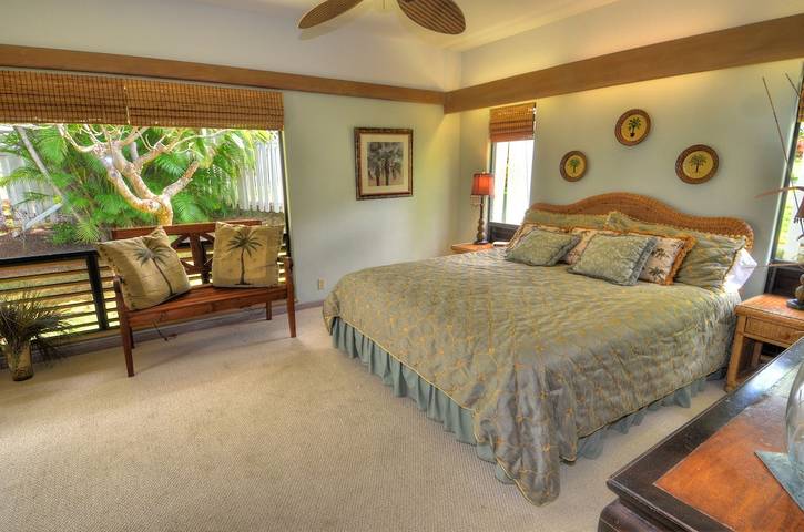 Vacation rental for 8 people, with pool and hot tub as well as terrace in Kauai