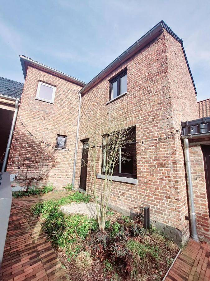 Location de vacances pour 5 personnes, avec jacuzzi et piscine ainsi que jardin et sauna, adapté aux familles à Bilzen - 2