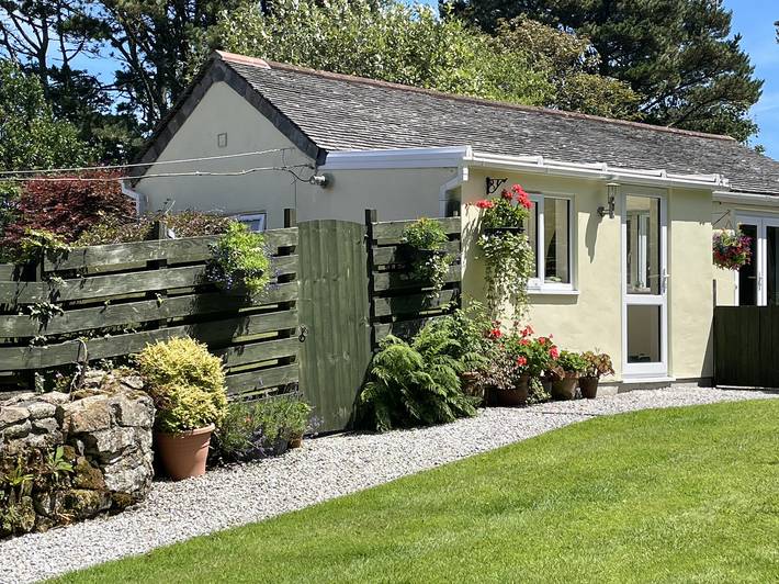 Cottage for 2 people, with garden, with pets in St. Just