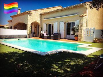 Chambre d’hôte pour 3 personnes, avec jacuzzi ainsi que jardin et piscine, animaux acceptés dans l' Hérault