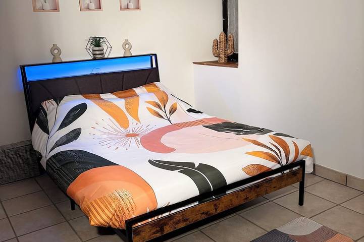 Location de vacances pour 8 personnes, avec piscine à Bourg-Lastic - 3