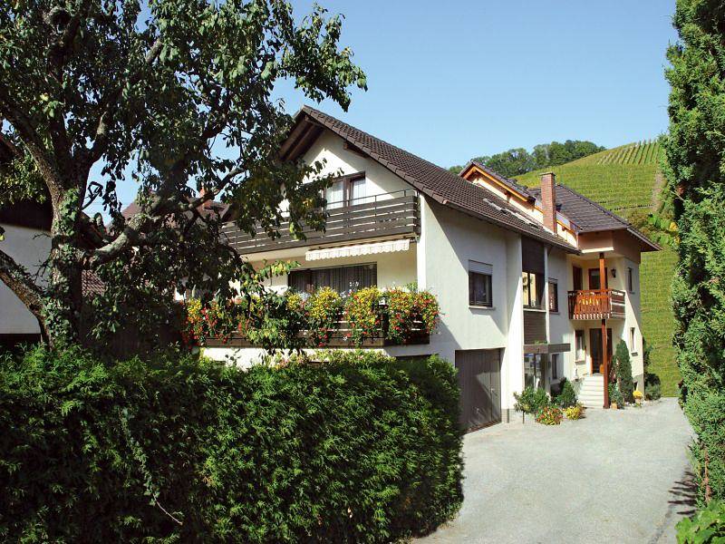 Gästehaus Benz-Hund - Doppelzimmer mit Wc und Dusche in Durbach, Mittlerer Schwarzwald