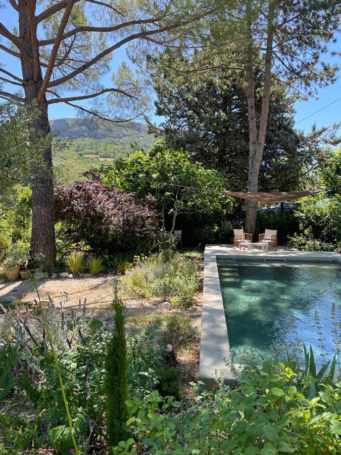 Location de vacances pour 4 personnes, avec Jacuzzi et Terrasse ainsi que Jardin et Piscine à Condorcet