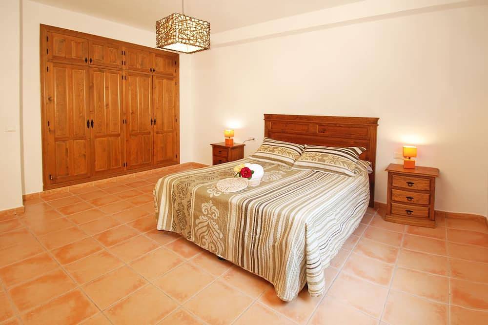 Villa Poyatos, 14 Pers, Piscina Climatizada, Wifi, Petfriendly, vista al mar in Comares, Provincia de Málaga
