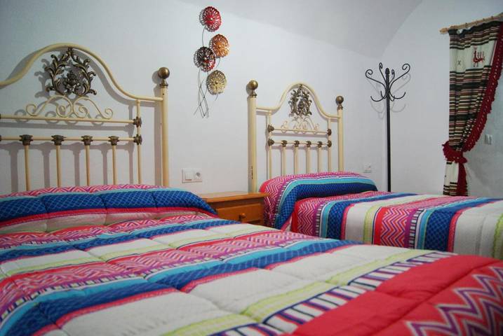 Gîte pour 6 personnes, avec Terrasse ainsi que Jardin et Vue dans Paulenca