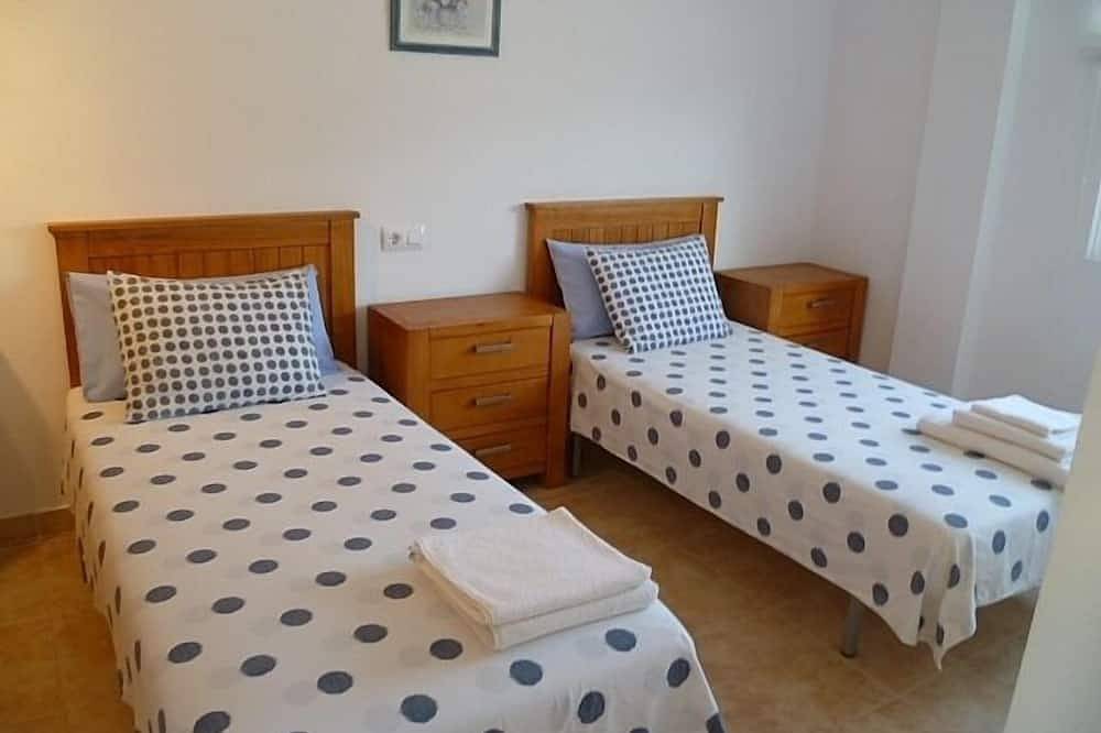 Spacious 3 bedroom modern  family friendly villa+pool. in Turre, Costa de Almería
