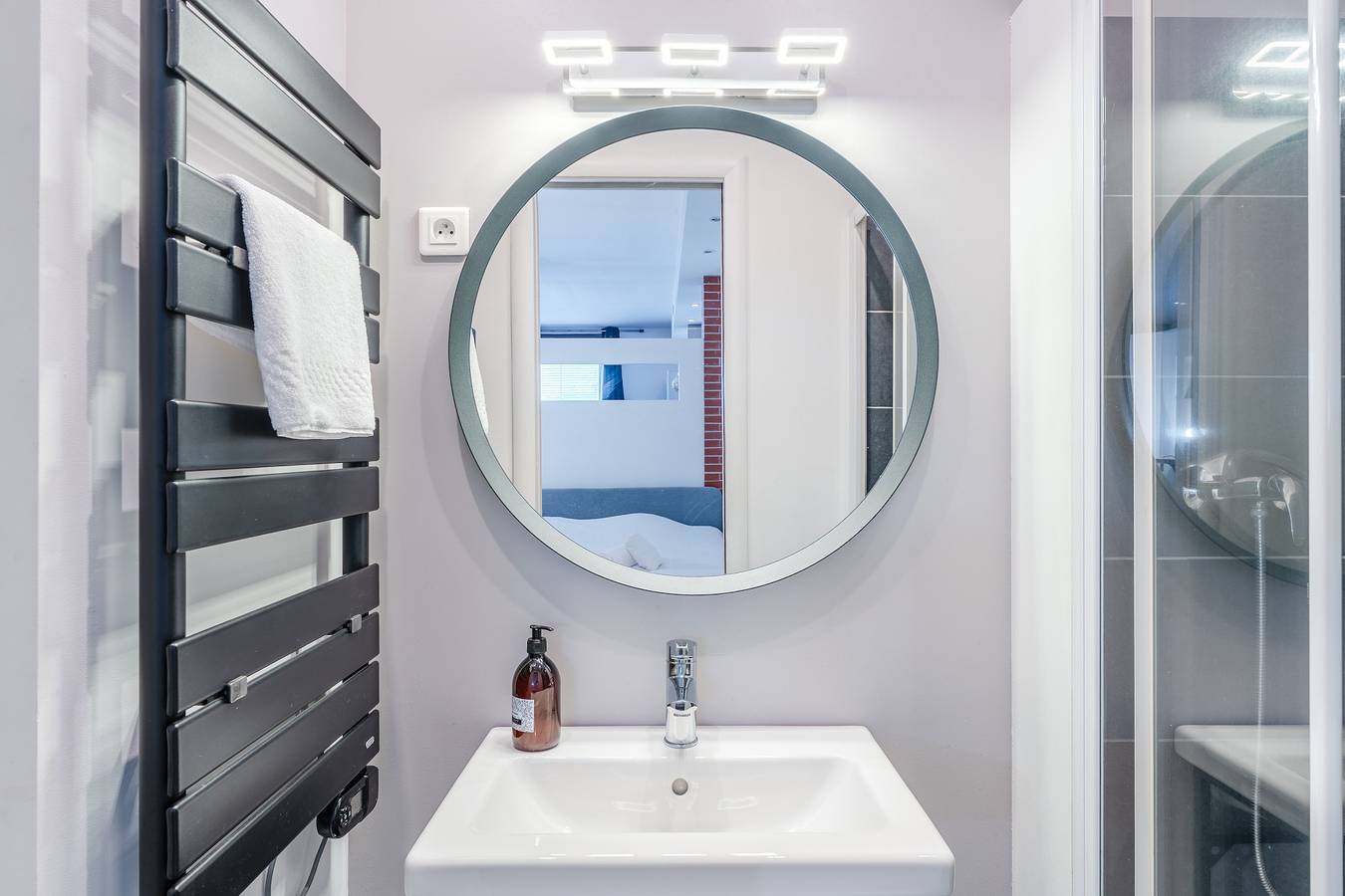 Apartamento entero, Loft Lamoricière - 15 minutes à pieds du centre in Nantes, Nantes region
