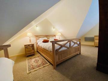 Hôtel pour 3 personnes, avec terrasse, animaux acceptés à Nançay