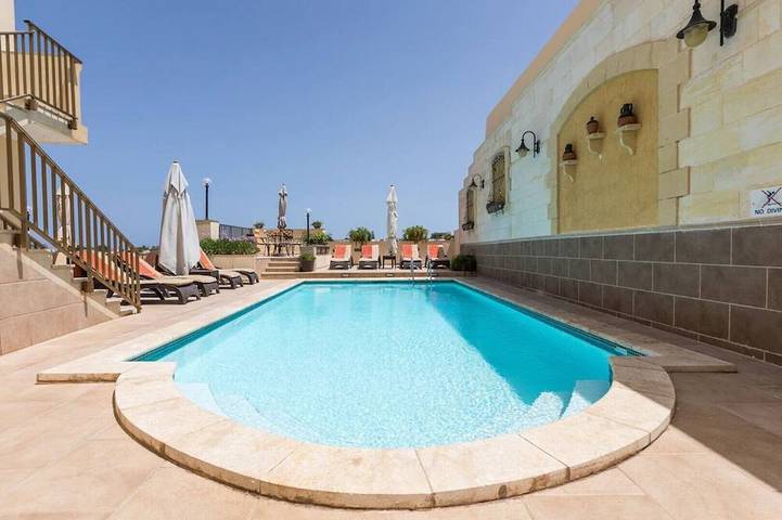 Ferienwohnung für 8 Personen, mit Terrasse und Pool sowie Garten - 1