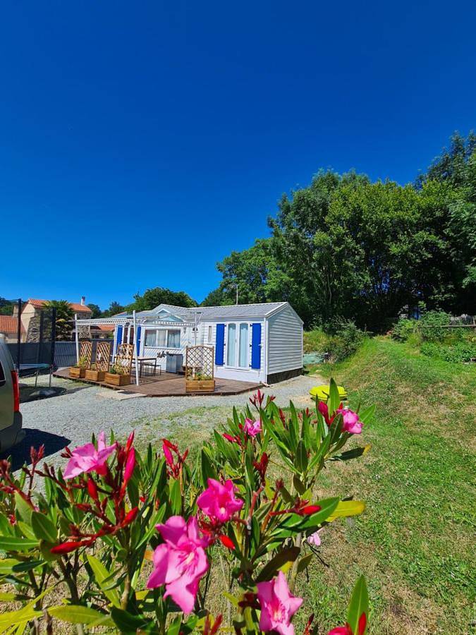 Camping pour 6 personnes, avec jardin ainsi que terrasse et vue
