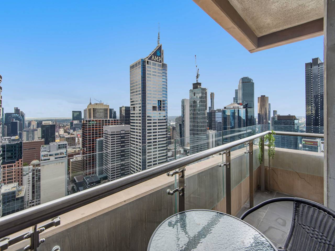 Entire apartment, Pristine 2-Bed Central Apartment with City Views in Melbourne, Victoria