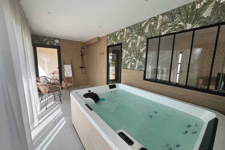 Location de vacances pour 2 personnes, avec jacuzzi et jardin à Guingamp