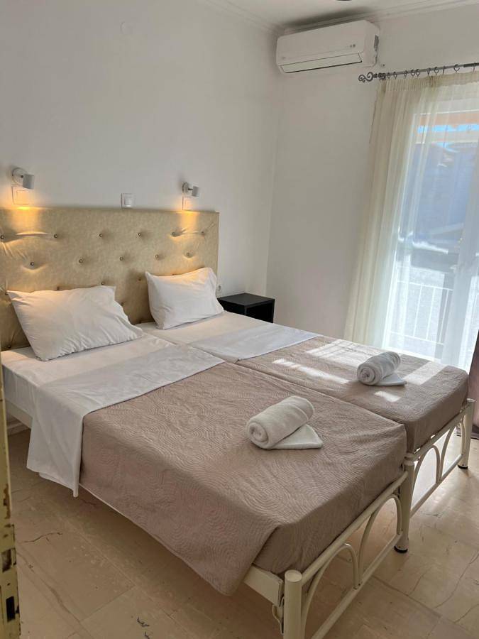 Location de vacances pour 5 personnes, avec piscine et terrasse dans Kavos - 2