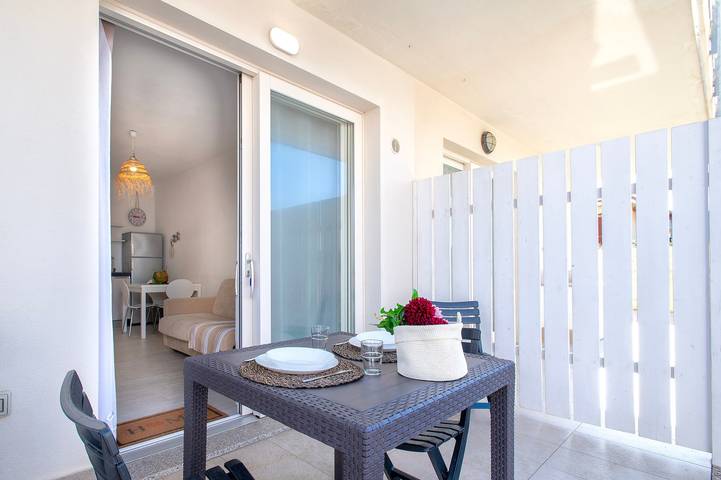 Gîte pour 4 personnes, avec Jardin à Isola Rossa - 2