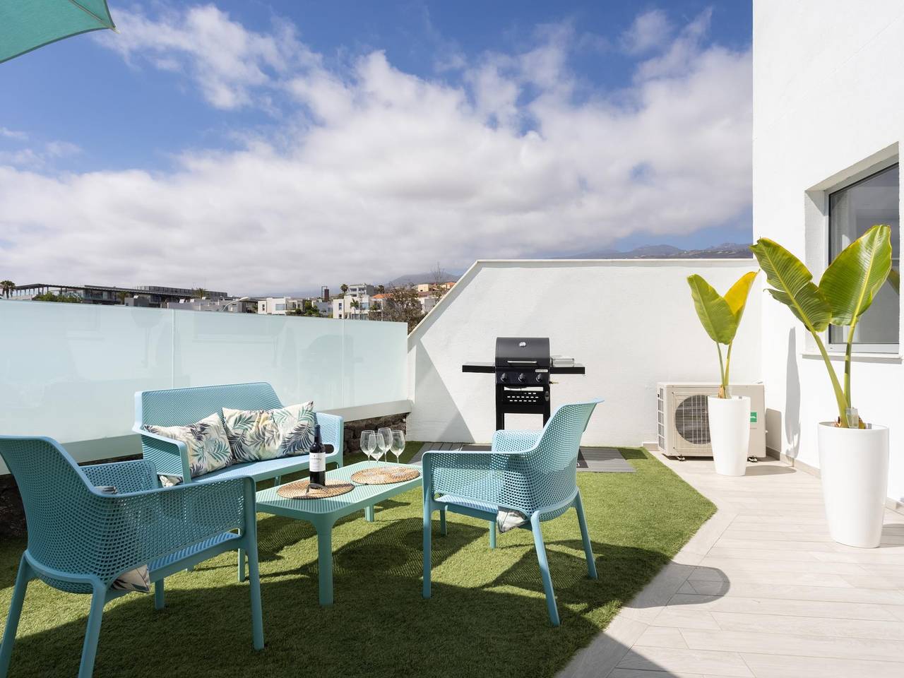 Ganze Ferienwohnung, Spektakuläres Ferienhaus Mit Terrasse Und Teilmeerblick in Playa Paraíso, Adeje