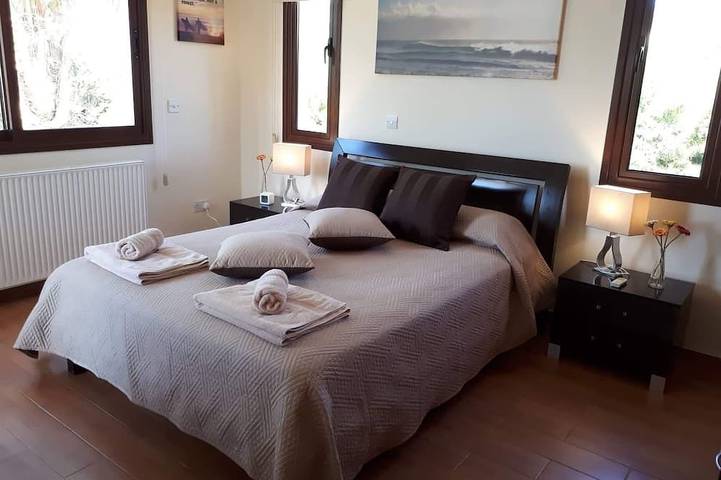 Location de vacances pour 8 personnes, avec jardin dans Πισσούρι - 2