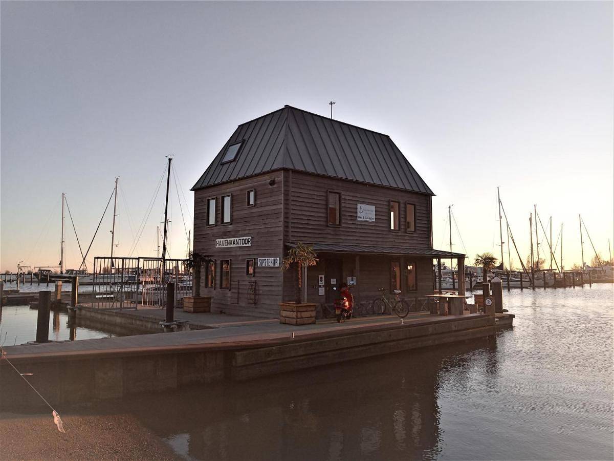 Kaap Hoorn Club Bed en Breakfast in Hoorn, Markermeer