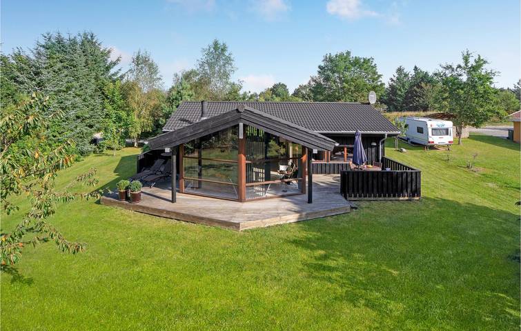 Ferienhaus für 6 Personen, mit Whirlpool und Terrasse sowie Garten und Sauna in Kollerup Strand