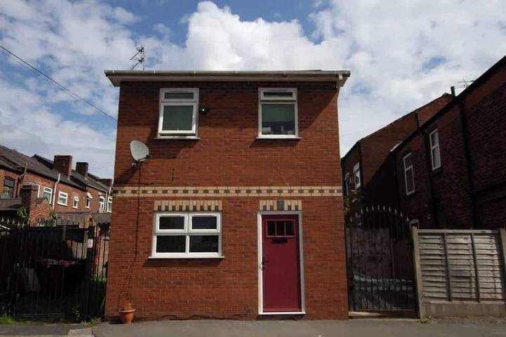 Ganze Wohnung, Cosy & Fully Equipped Cottage in Swinton in Greater Manchester