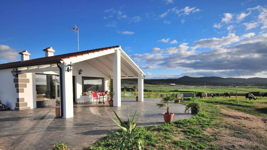 Albergue para 2 personas, con Terraza y Jardín además de Vistas y Vistas al lago en Pedroso de Acim - 2