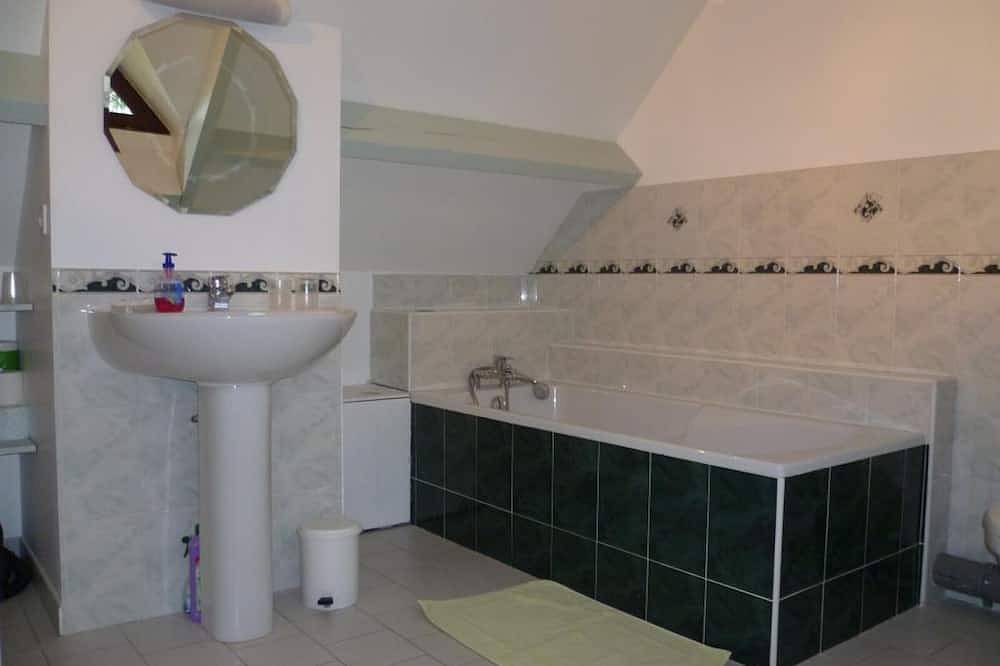 Casa acogedora con jardín, terraza y todas las comodidades, ideal para escapadas relajantes in Cour-Cheverny, Sologne