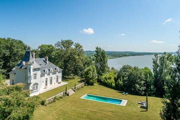 Château pour 13 personnes, avec jardin en Pyrénées-Atlantiques