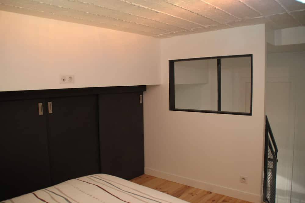 Apartamento entero, 2 piezas limitan Vincennes, cerca de París, buena base para visitar in Vincennes, Valle del Marne