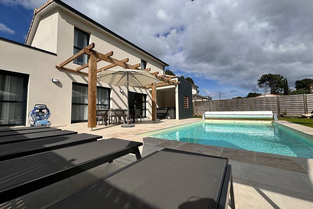 Villa 11 by Avecoeur in Saint-Augustin, Côte de Beauté
