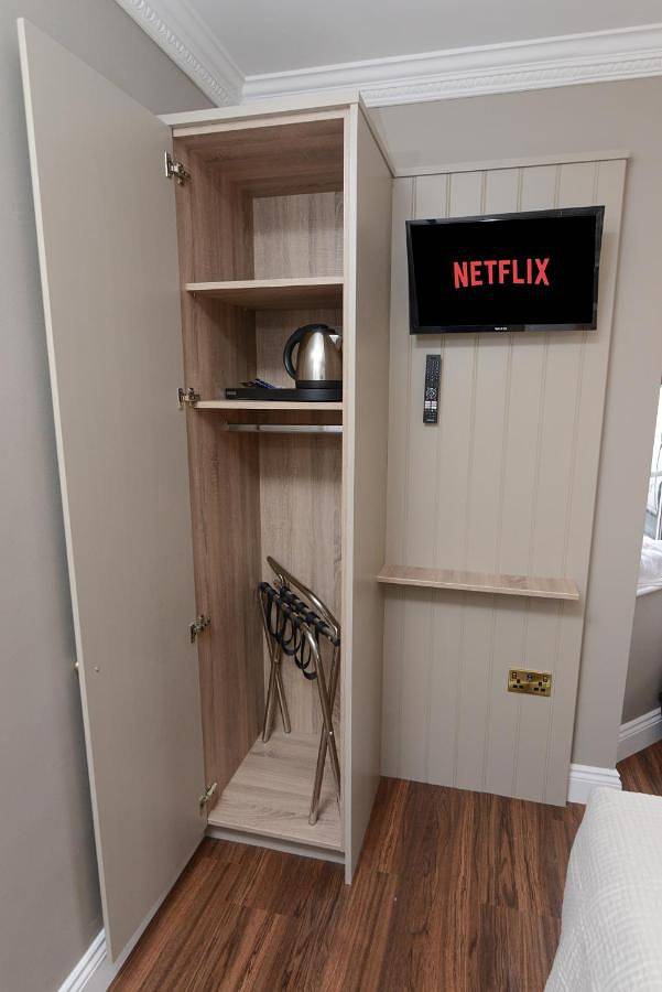 Urban Nest Townhouse in Eyre Square, Galway