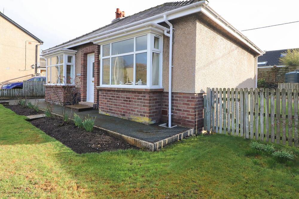 Eusebank, family friendly, with open fire in Pooley Bridge in Pooley Bridge, Lake District