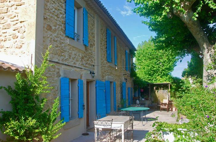 Gîte pour 19 personnes, avec jardin ainsi que piscine et terrasse à Salon-de-Provence - 2