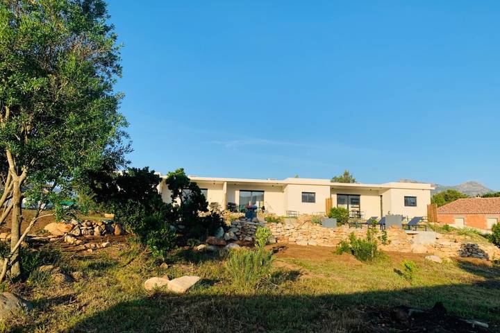 Gîte pour 6 personnes, avec jardin et piscine à Calenzana - 3