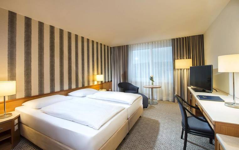 Hotel für 4 Personen, mit Pool und Terrasse sowie Sauna, mit Haustier in Stuttgart - 2