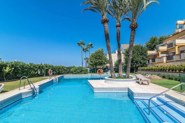 Ferieleilighet for 2 personer, med Balkong og Hage i tillegg til Barnebasseng i Marbella
