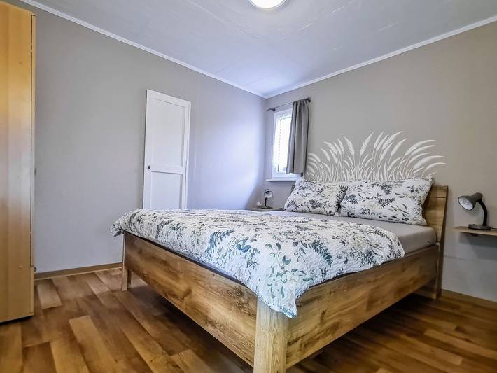 Ganze Ferienwohnung, Kölp - Bungalow am Waldesrand - Bungalow am Waldesrand in Loddin, Bernsteinbäder
